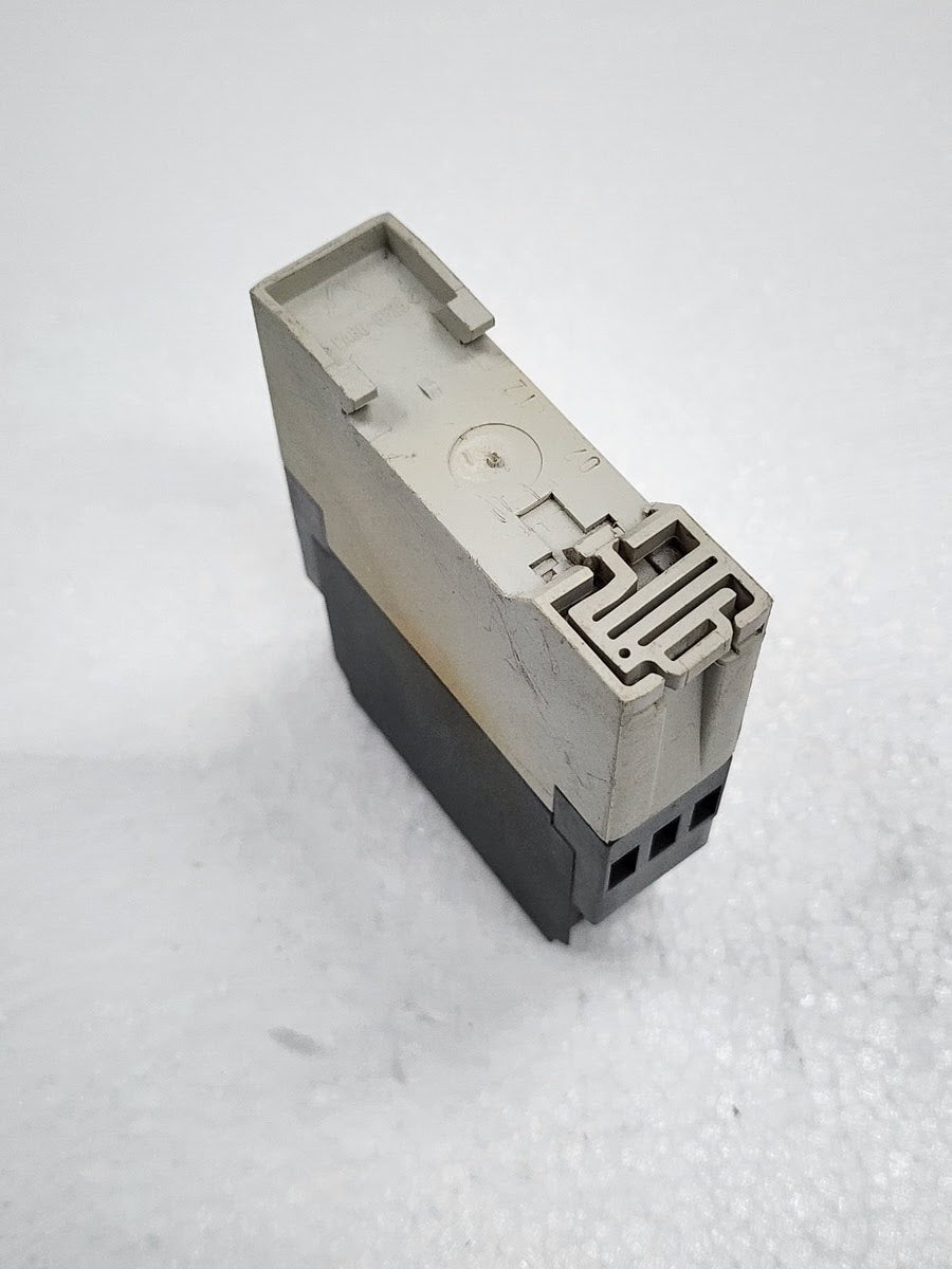 ABB CT-VWS IMPULSE ON TIME RELAY 110-240VAC / 24V AC-DC 1SVR430132R0100
