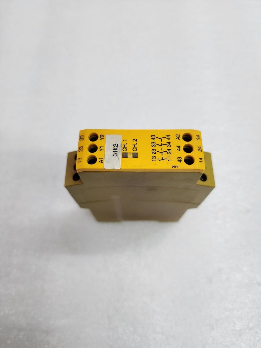 PILZ PZE X4 24VDC 4N/O SAFETY RELAY 774585