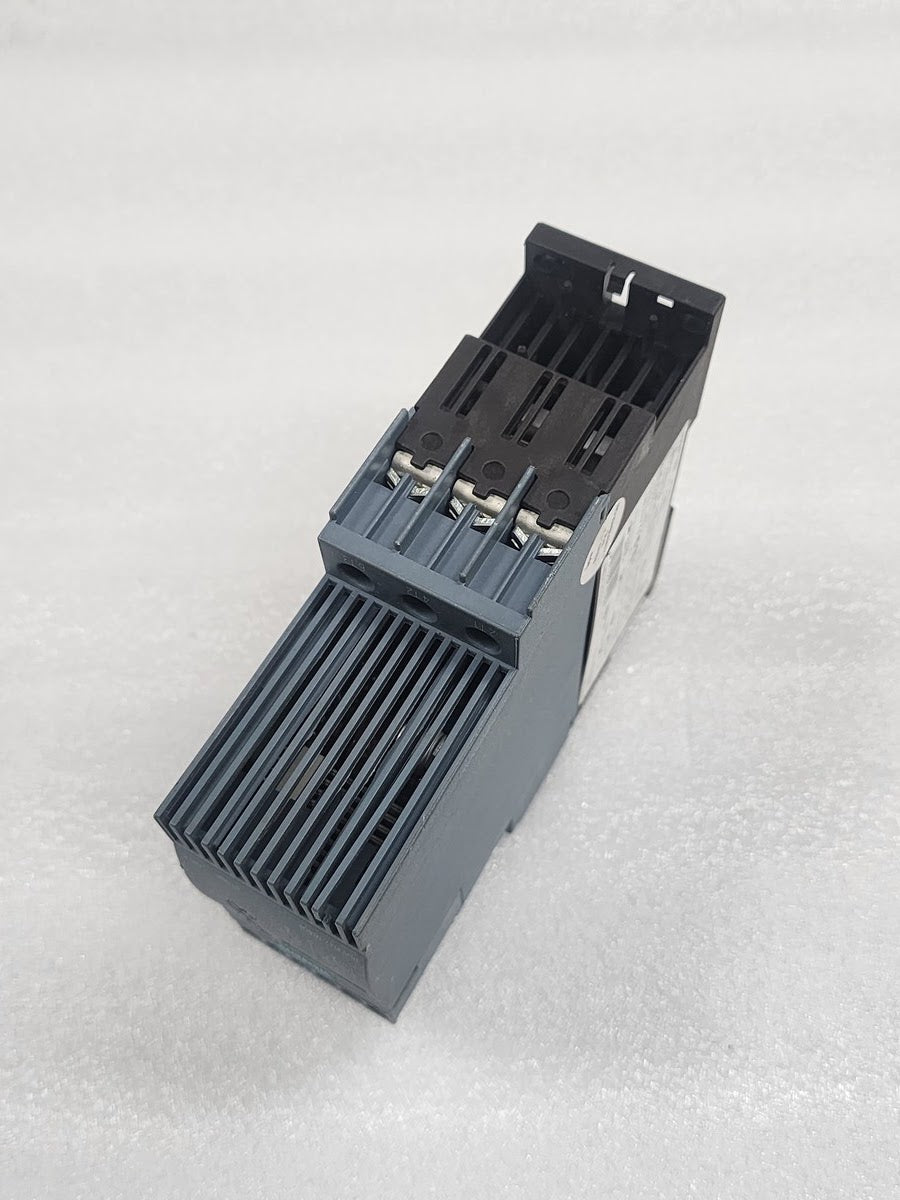 SIEMENS 3RW3027-1BB04 AC SEMICONDUCTER MOTOR STARTER 32A 15KW/400V