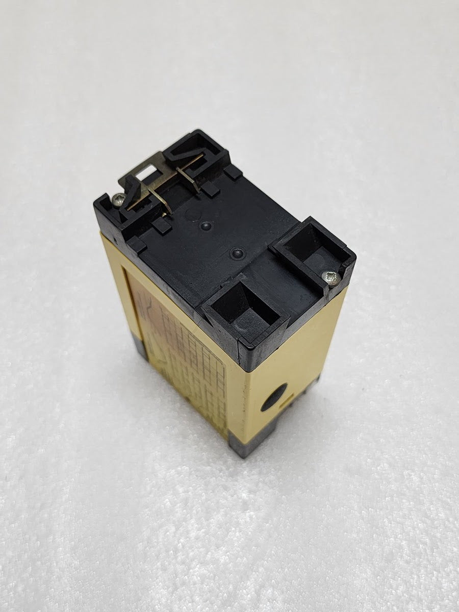BENDER CSG 141 OVERLOAD RELAY 943607 85-275V AC