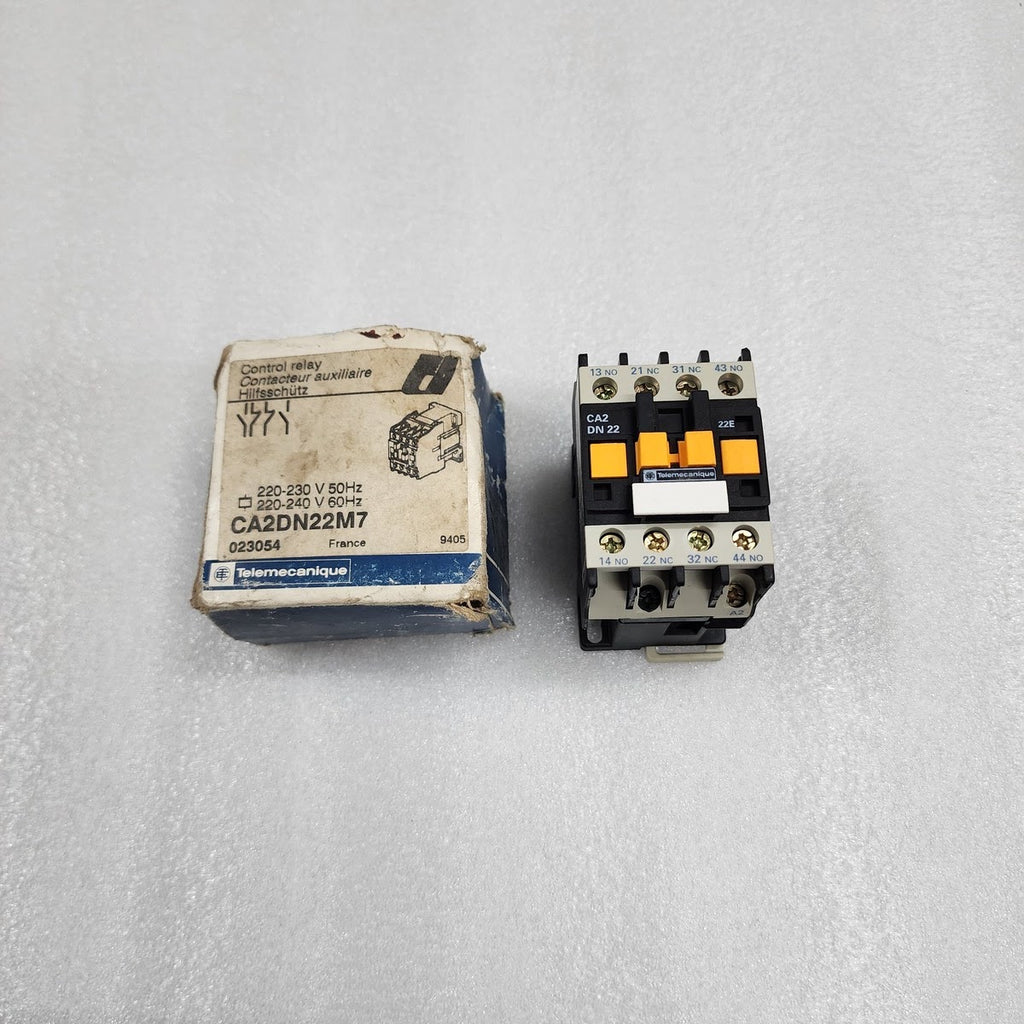 TELEMECANIQUE CA2DN22M7 CONTROL RELAY 023054 COIL VOLTAGE 220-230V