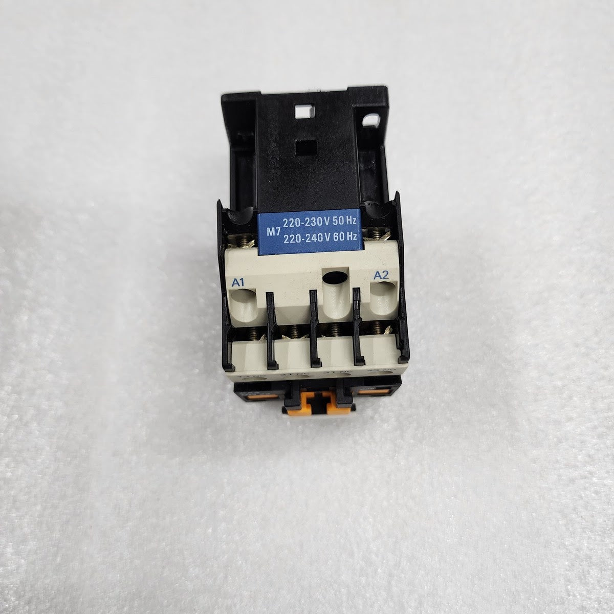 TELEMECANIQUE CA2DN22M7 CONTROL RELAY 023054 COIL VOLTAGE 220-230V