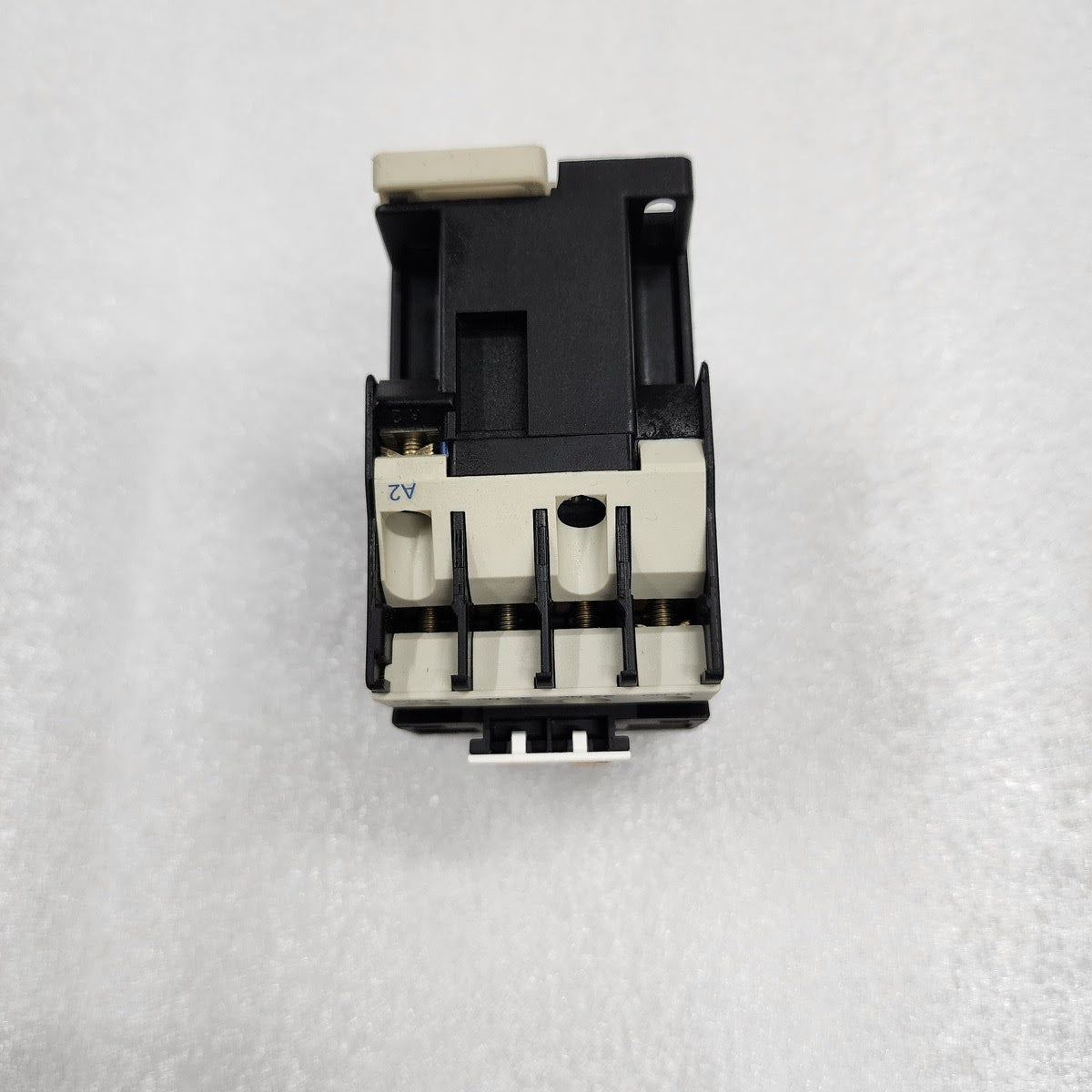 TELEMECANIQUE CA2DN22M7 CONTROL RELAY 023054 COIL VOLTAGE 220-230V