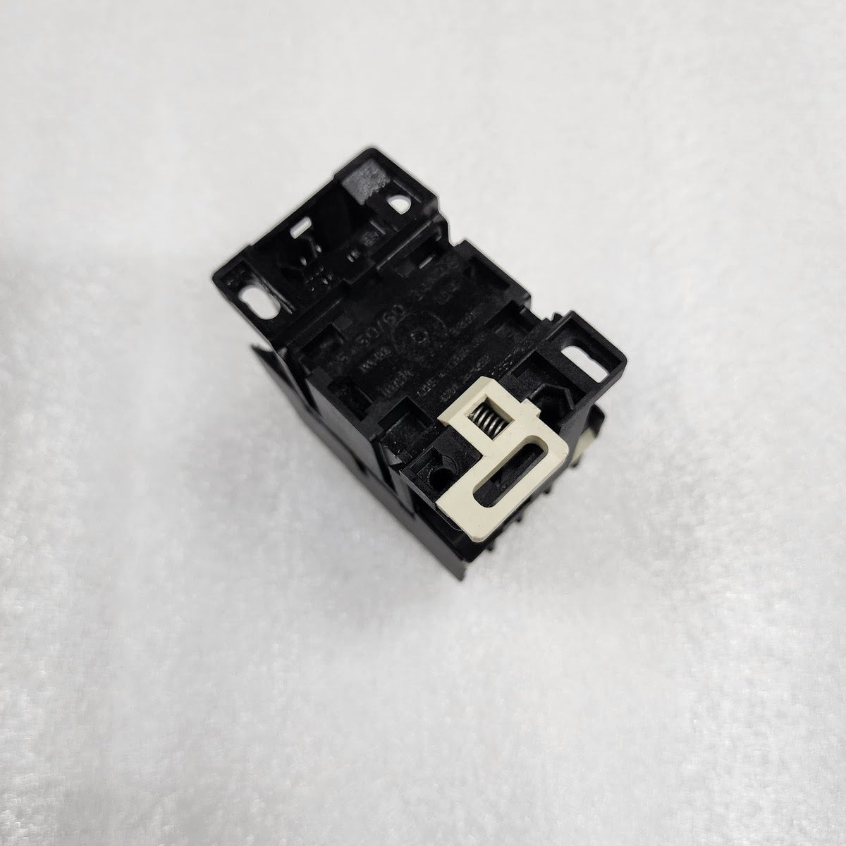 TELEMECANIQUE CA2DN22M7 CONTROL RELAY 023054 COIL VOLTAGE 220-230V