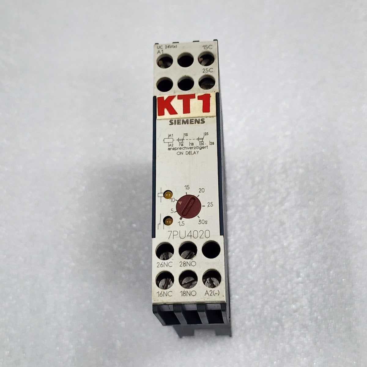 SIEMENS 7PU4020-2BB30 SOLID STATE TIME RELAY 24V