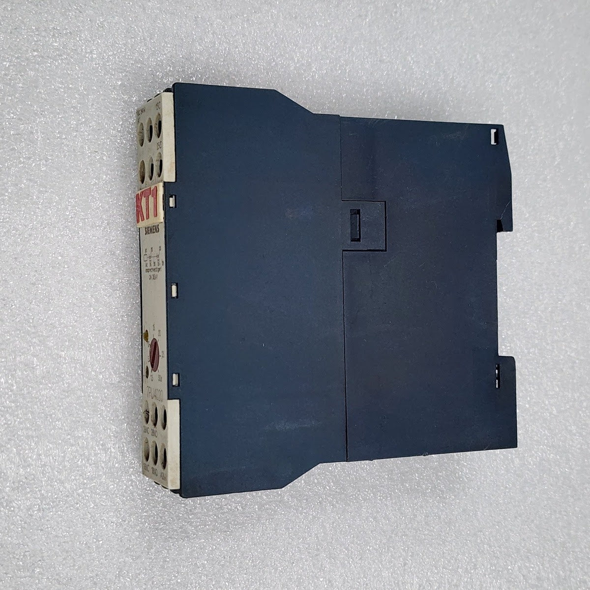 SIEMENS 7PU4020-2BB30 SOLID STATE TIME RELAY 24V