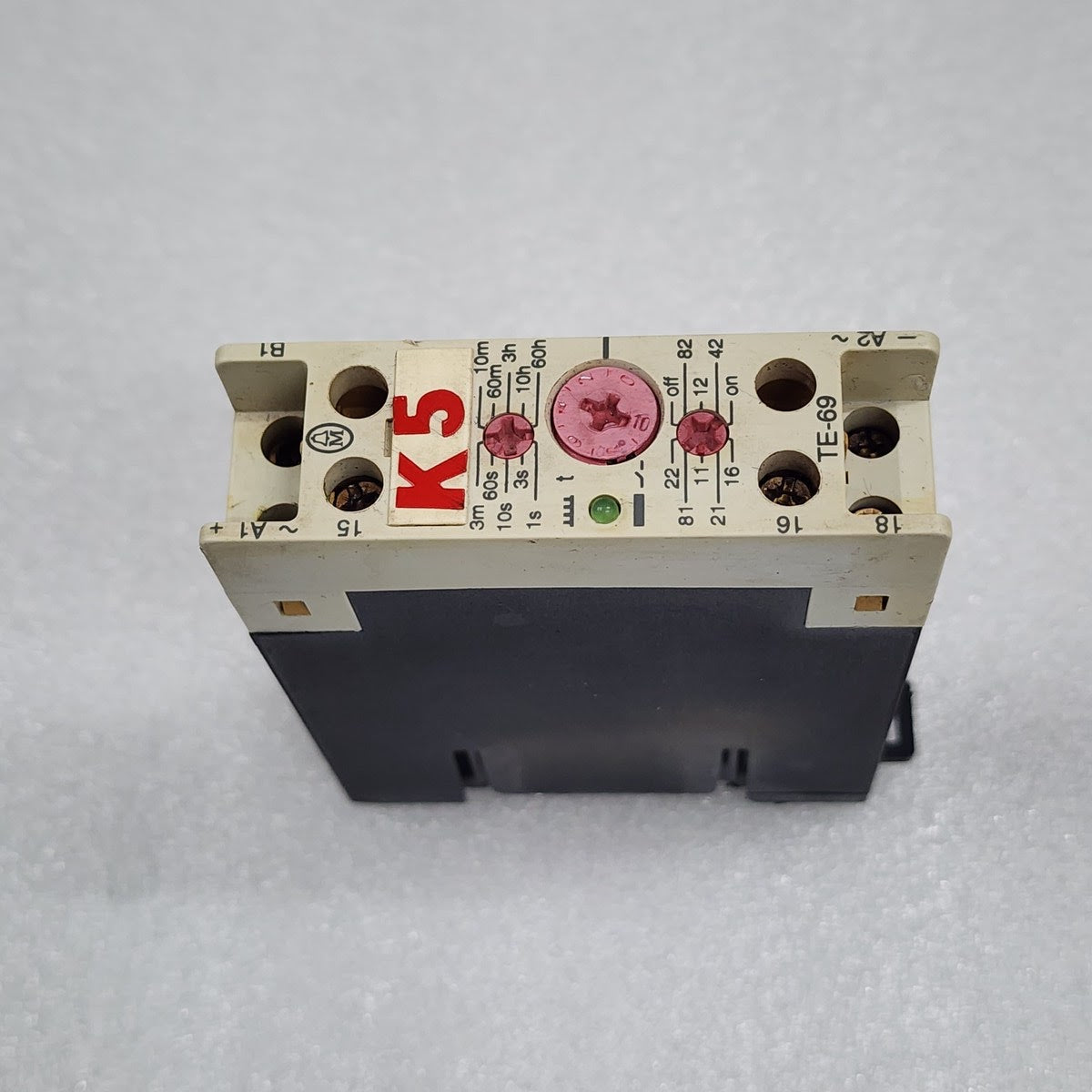 MOELLER TE 69-A TIMING RELAY 24-240VAC/DC