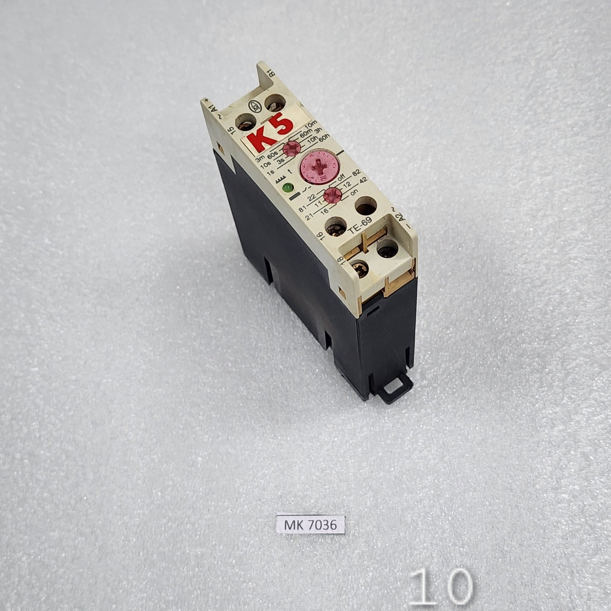 MOELLER TE 69-A TIMING RELAY 24-240VAC/DC