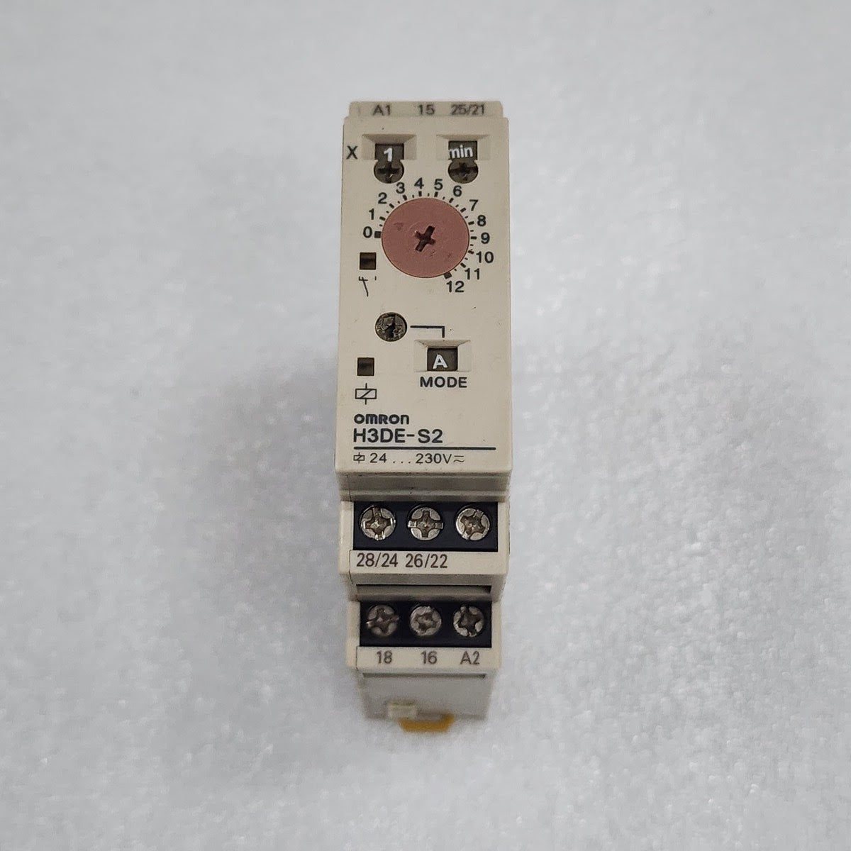 OMRON H3DE-S2 TIMER RELAY 24-230V AC/DC