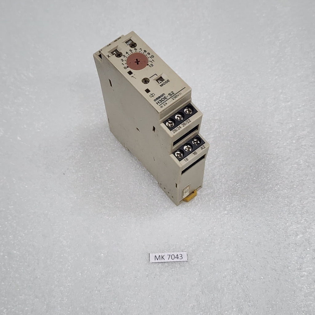 OMRON H3DE-S2 TIMER RELAY 24-230V AC/DC