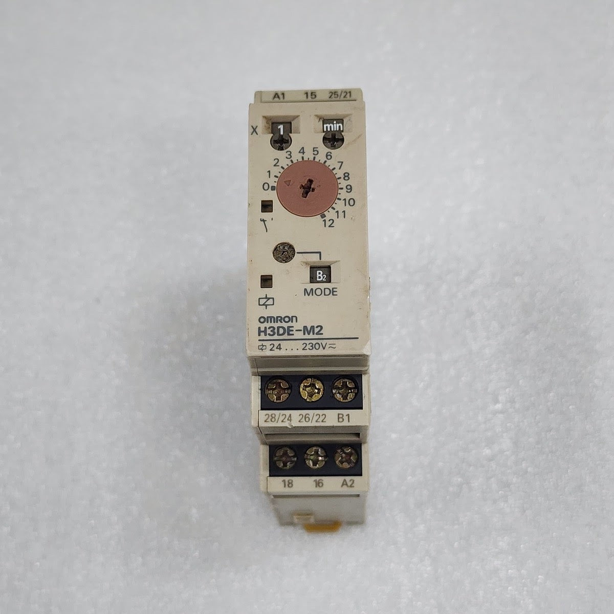 OMRON H3DE-M2 TIME RELAY 24-230VAC/DC