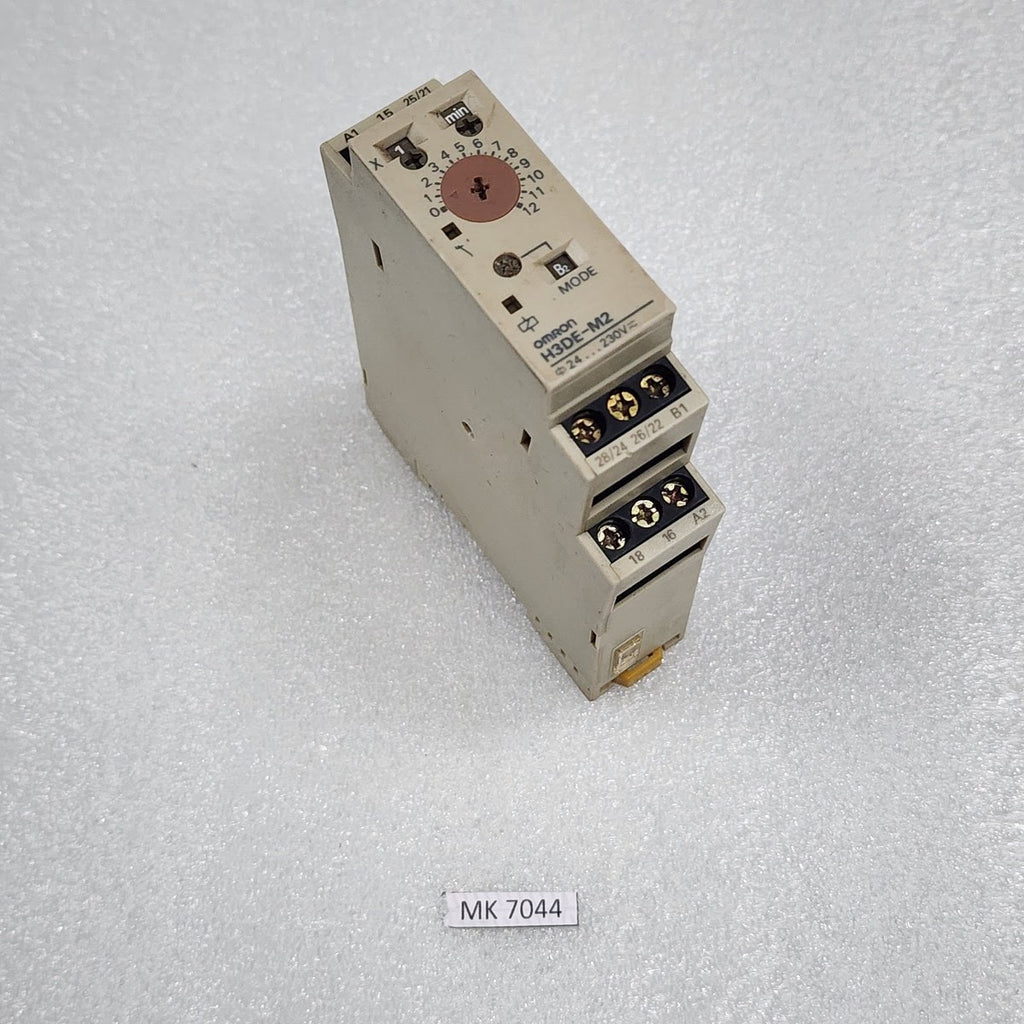 OMRON H3DE-M2 TIME RELAY 24-230VAC/DC