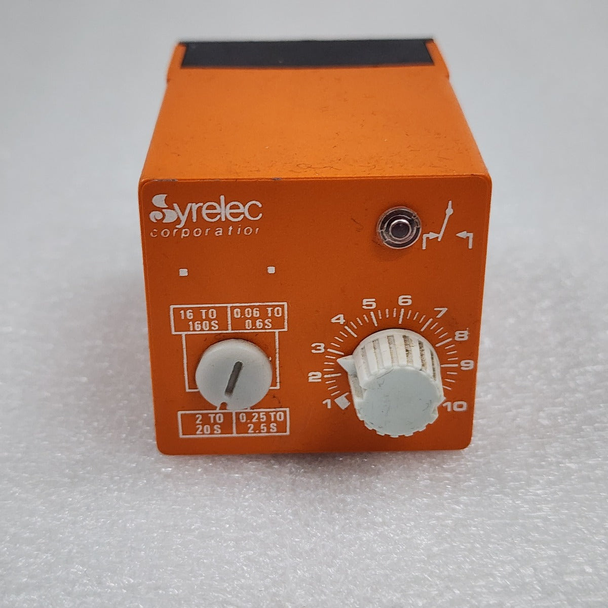 SYRELEC PAR 2B DELAY ON TIME RELAY 110V