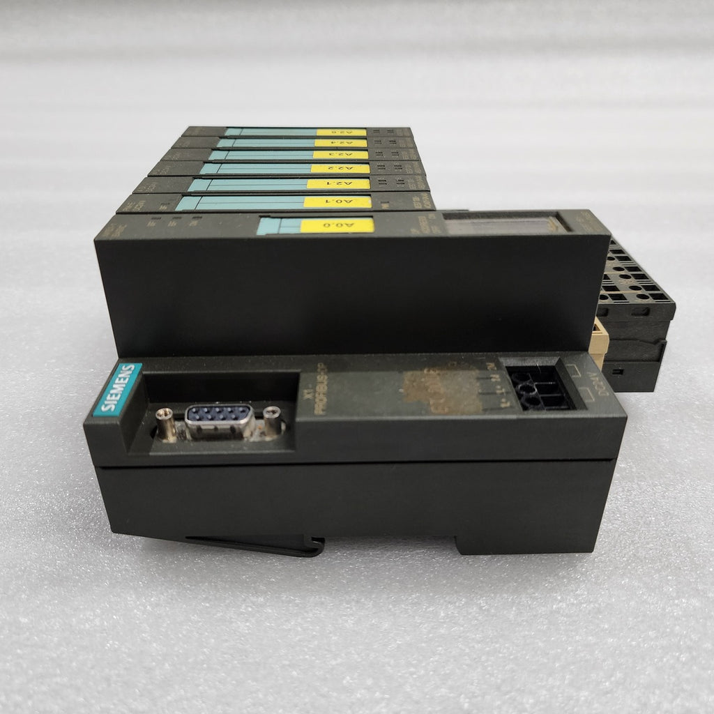 SIEMENS 6ES7 151-1CA00-0AB0 SIMATIC INTERFACE MODULE WITH I/O MODULE