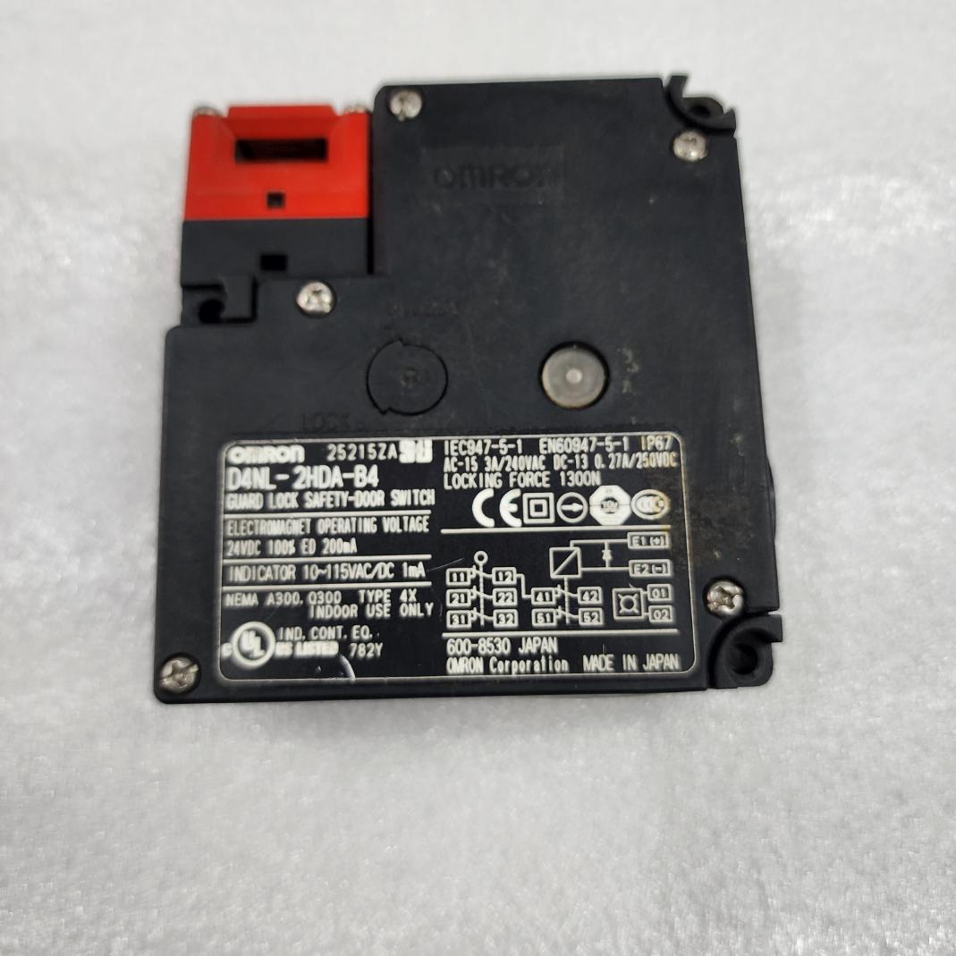 OMRON D4NL-2HDA-B4 GUARD LOCK SAFETY DOOR SWITCH 25215ZA
