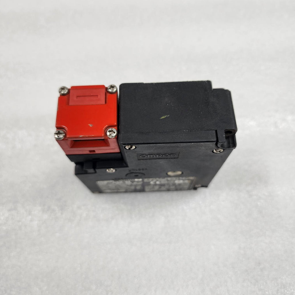 OMRON D4NL-2HDA-B4 GUARD LOCK SAFETY DOOR SWITCH 25215ZA