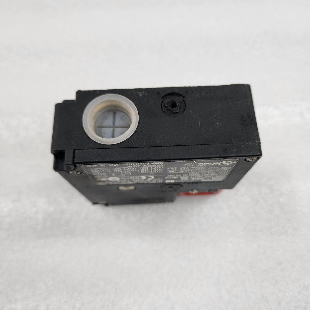 OMRON D4NL-2HDA-B4 GUARD LOCK SAFETY DOOR SWITCH 25215ZA