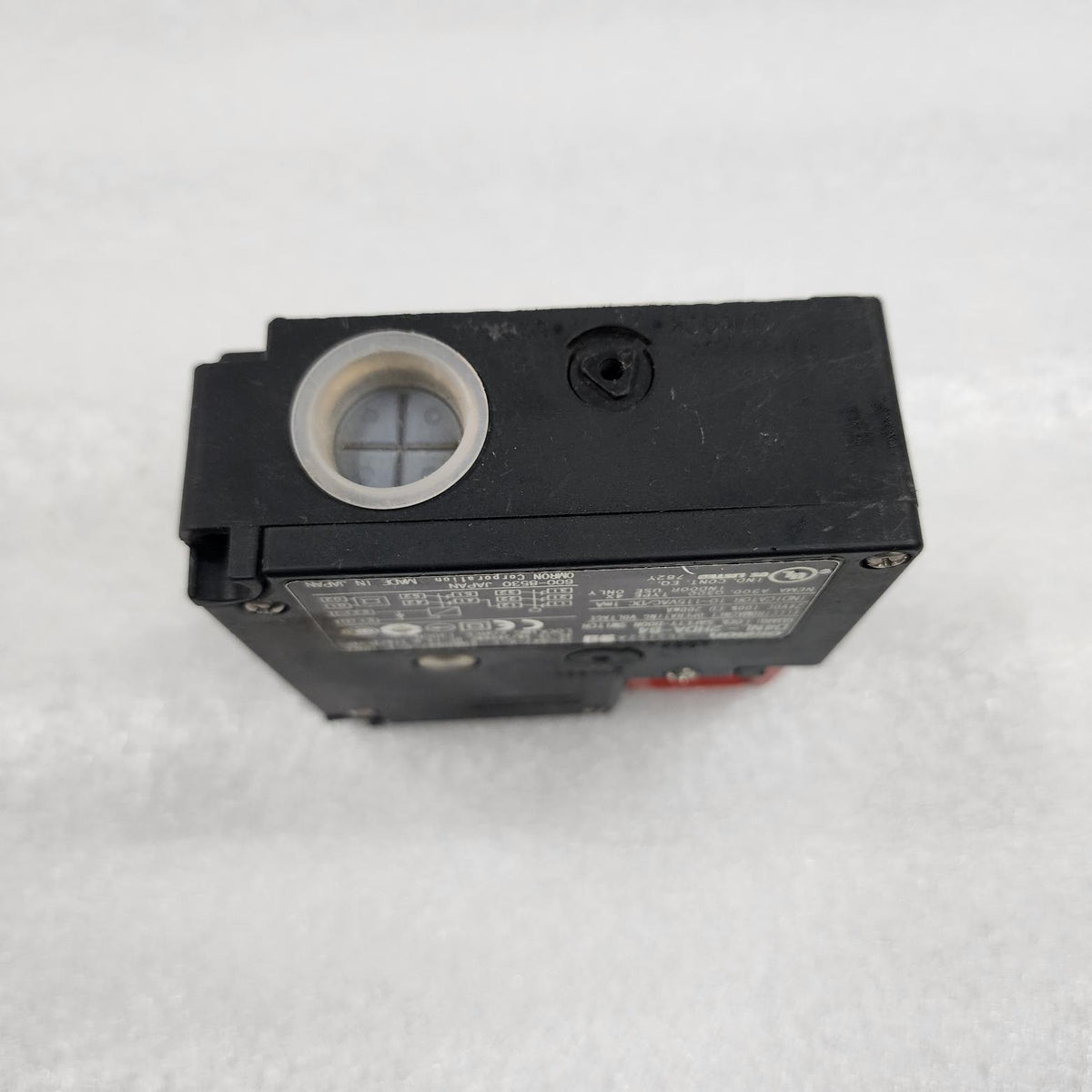 OMRON D4NL-2HDA-B4 GUARD LOCK SAFETY DOOR SWITCH 25215ZA