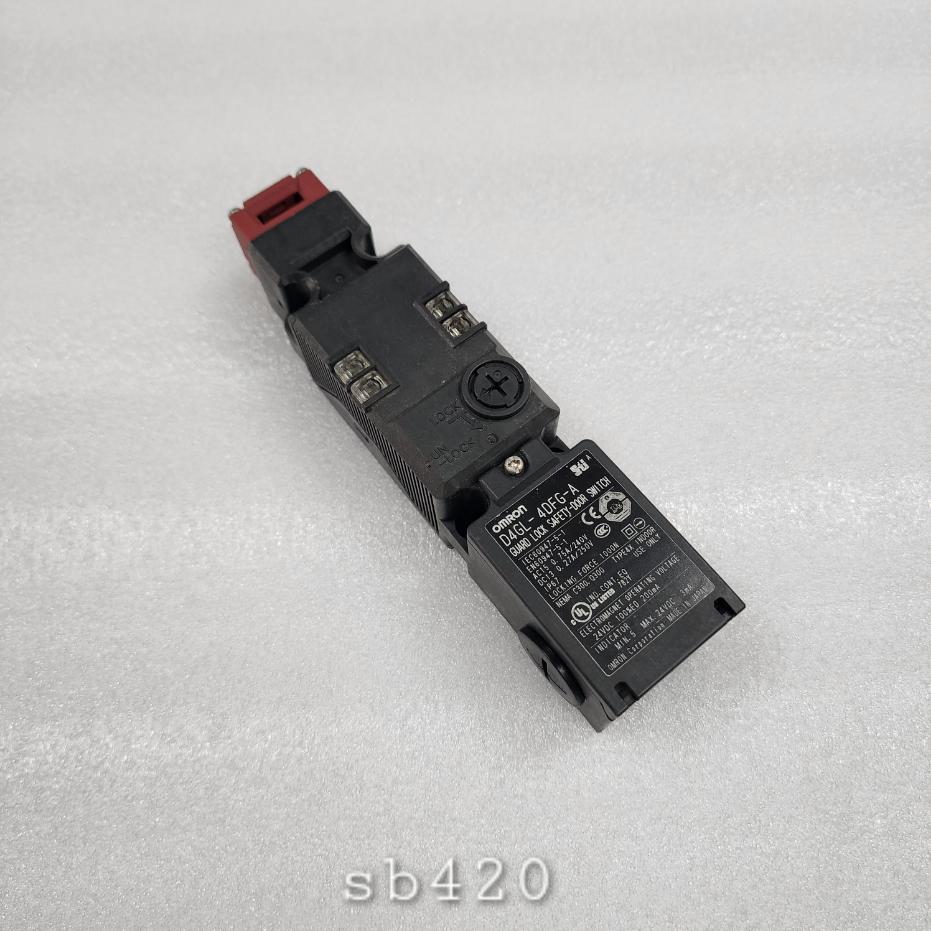 OMRON D4GL-4DFG-A GUARD LOCK SAFETY DOOR SWITCH