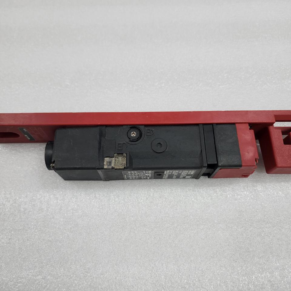OMRON D4SL-N4NFA-D GUARD LOCK SAFETY DOOR SWITCH