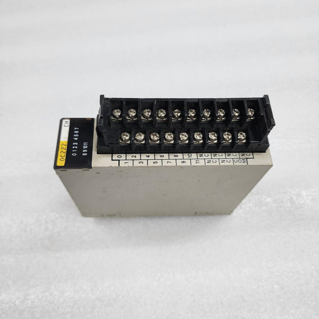 OMRON C200H-OC222 OUTPUT UNIT