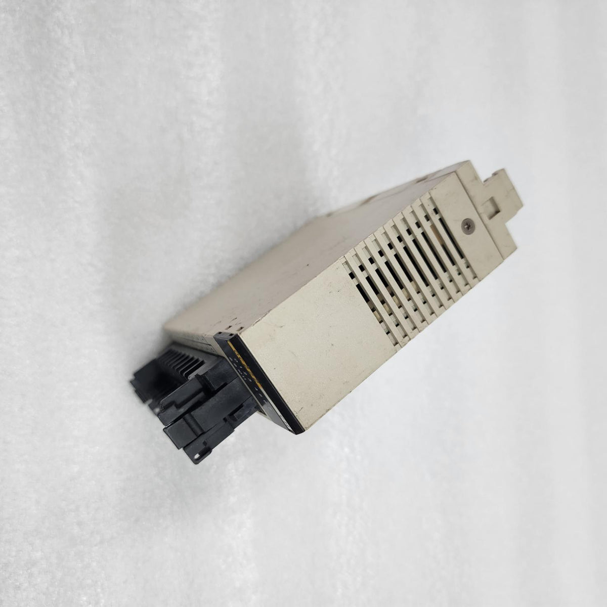 OMRON C200H-OC222 OUTPUT UNIT