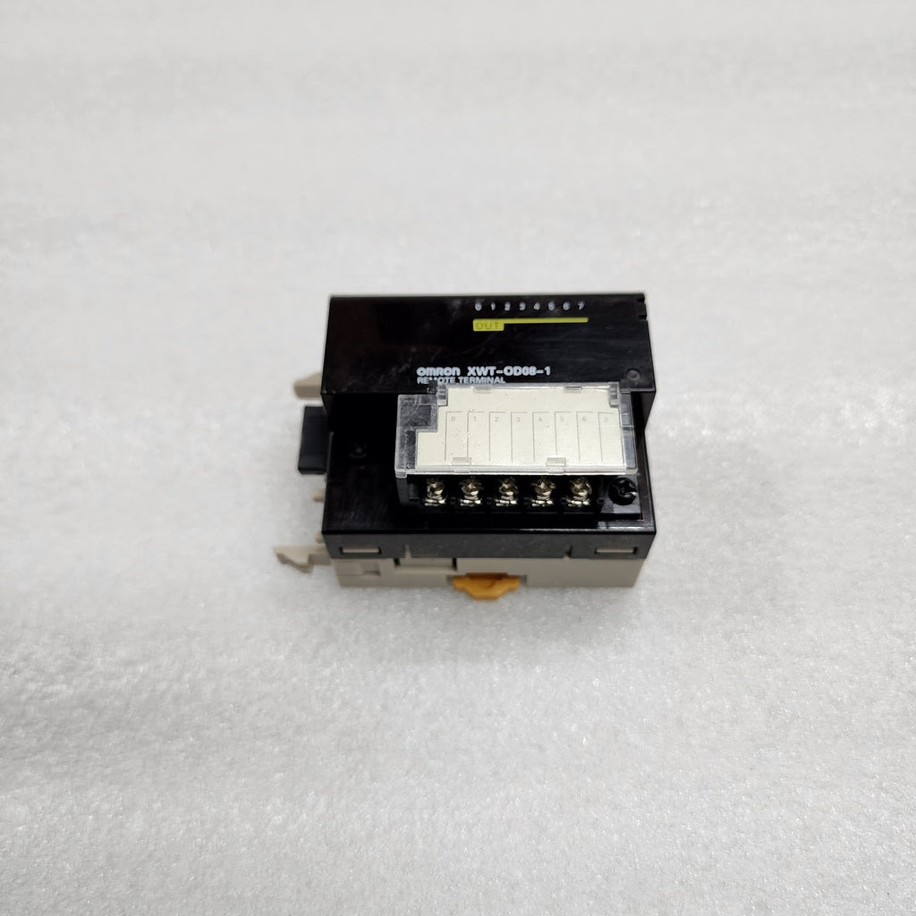 OMRON XWT-OD08-1 REMOTE TERMINAL 24VDC