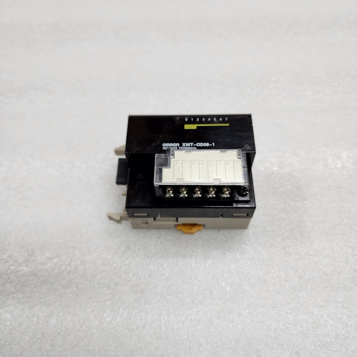 OMRON XWT-OD08-1 REMOTE TERMINAL 24VDC