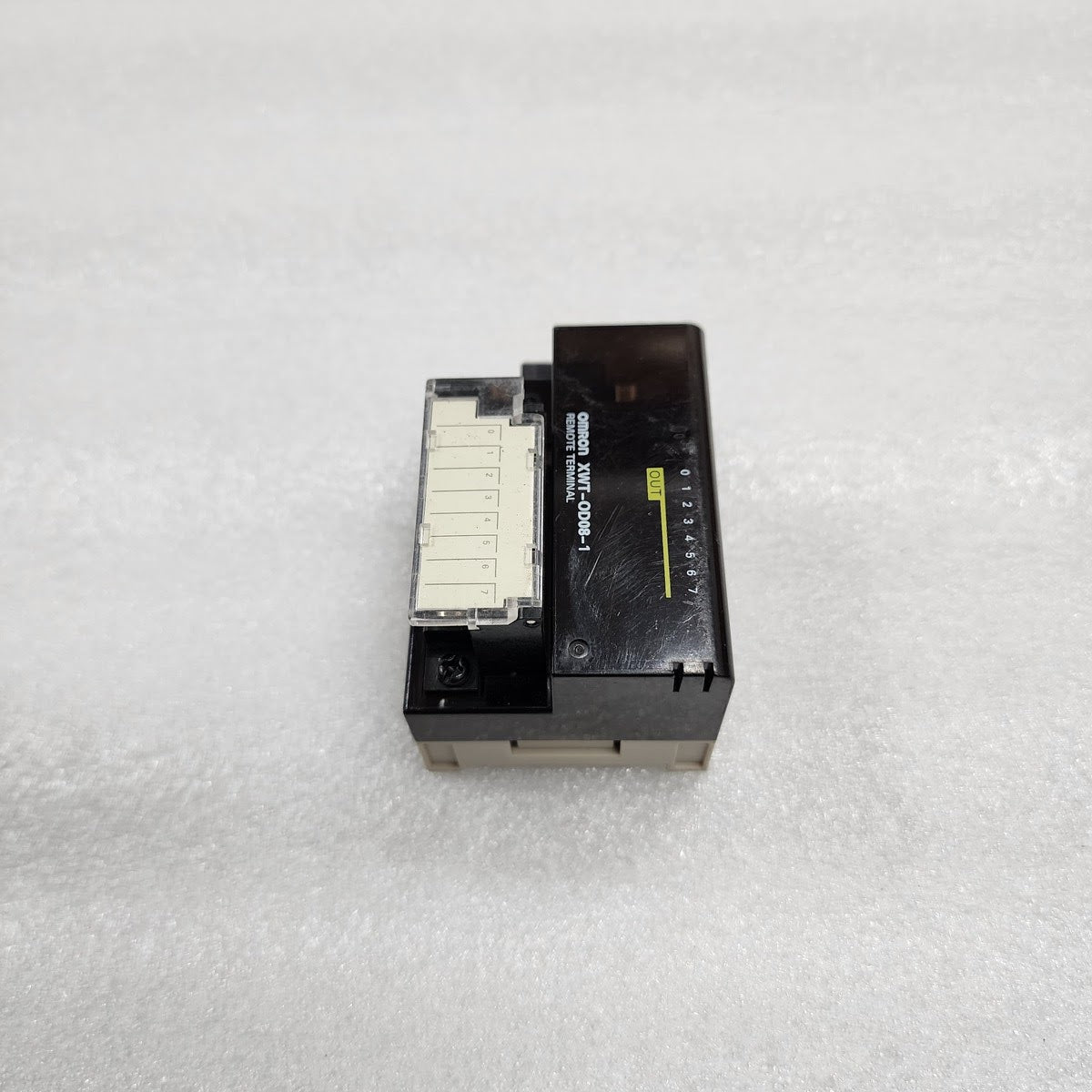 OMRON XWT-OD08-1 REMOTE TERMINAL 24VDC