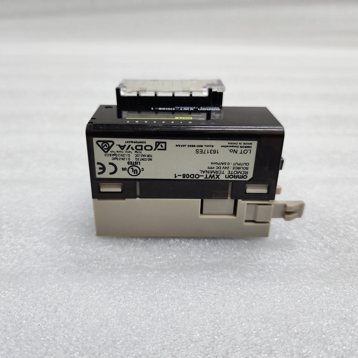 OMRON XWT-OD08-1 REMOTE TERMINAL 24VDC