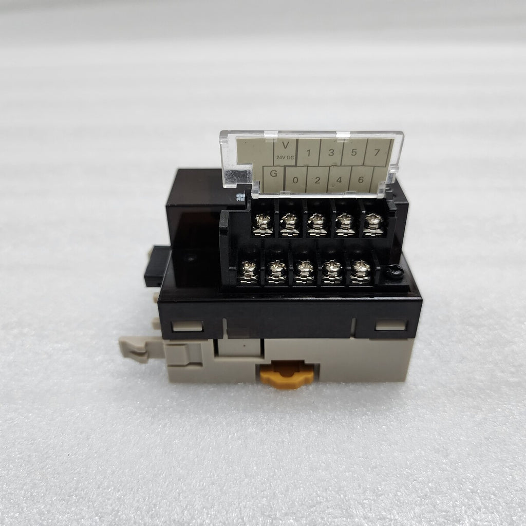 OMRON XWT-OD08-1 REMOTE TERMINAL 24VDC