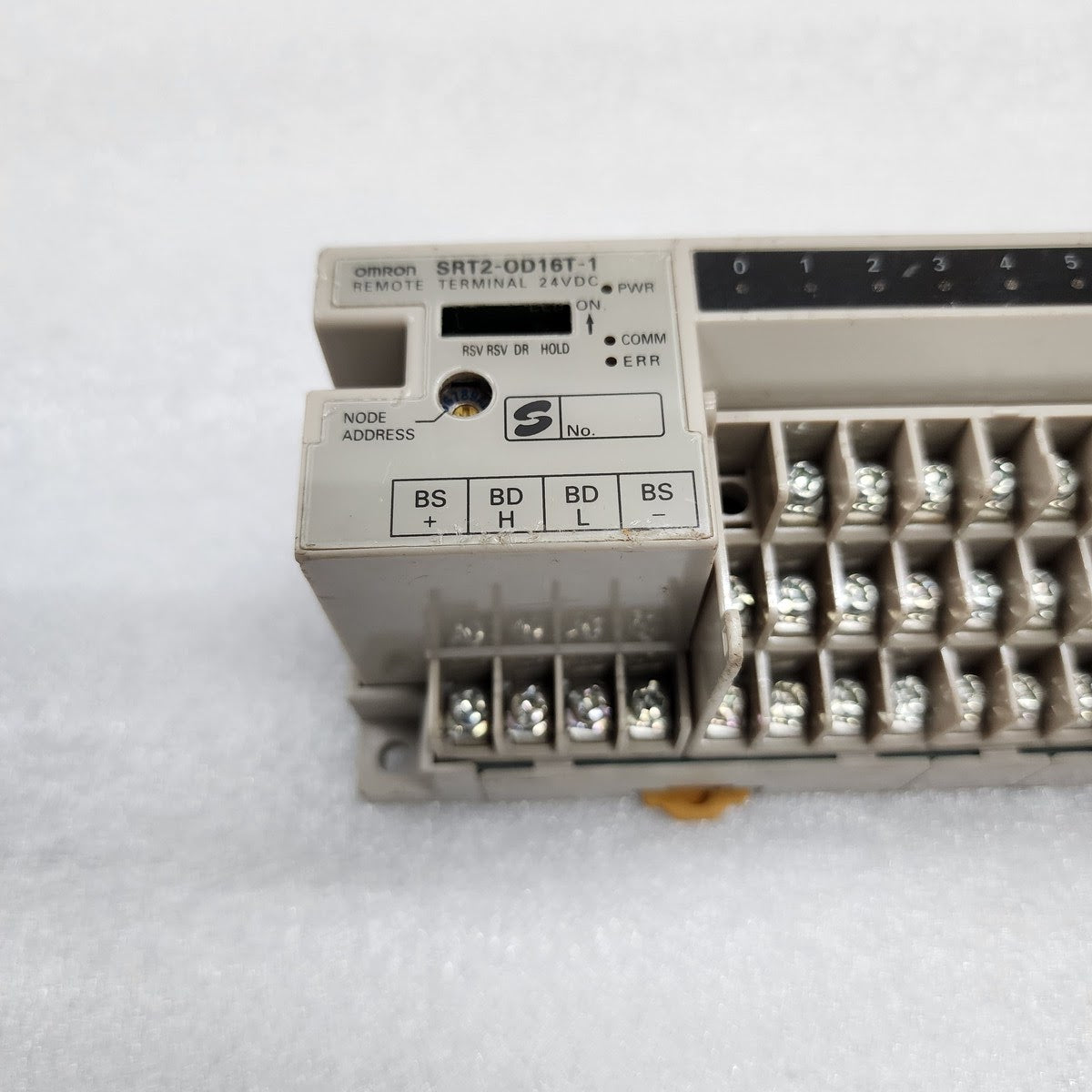 OMRON SRT2-OD16T-1 REMOTE TERMINAL 24VDC