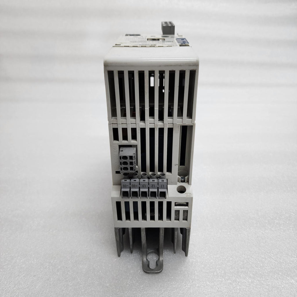 LENZE E84AVSCE7514SXO 0.75 KW 2.4A 8400 FREQUENCY INVERTER