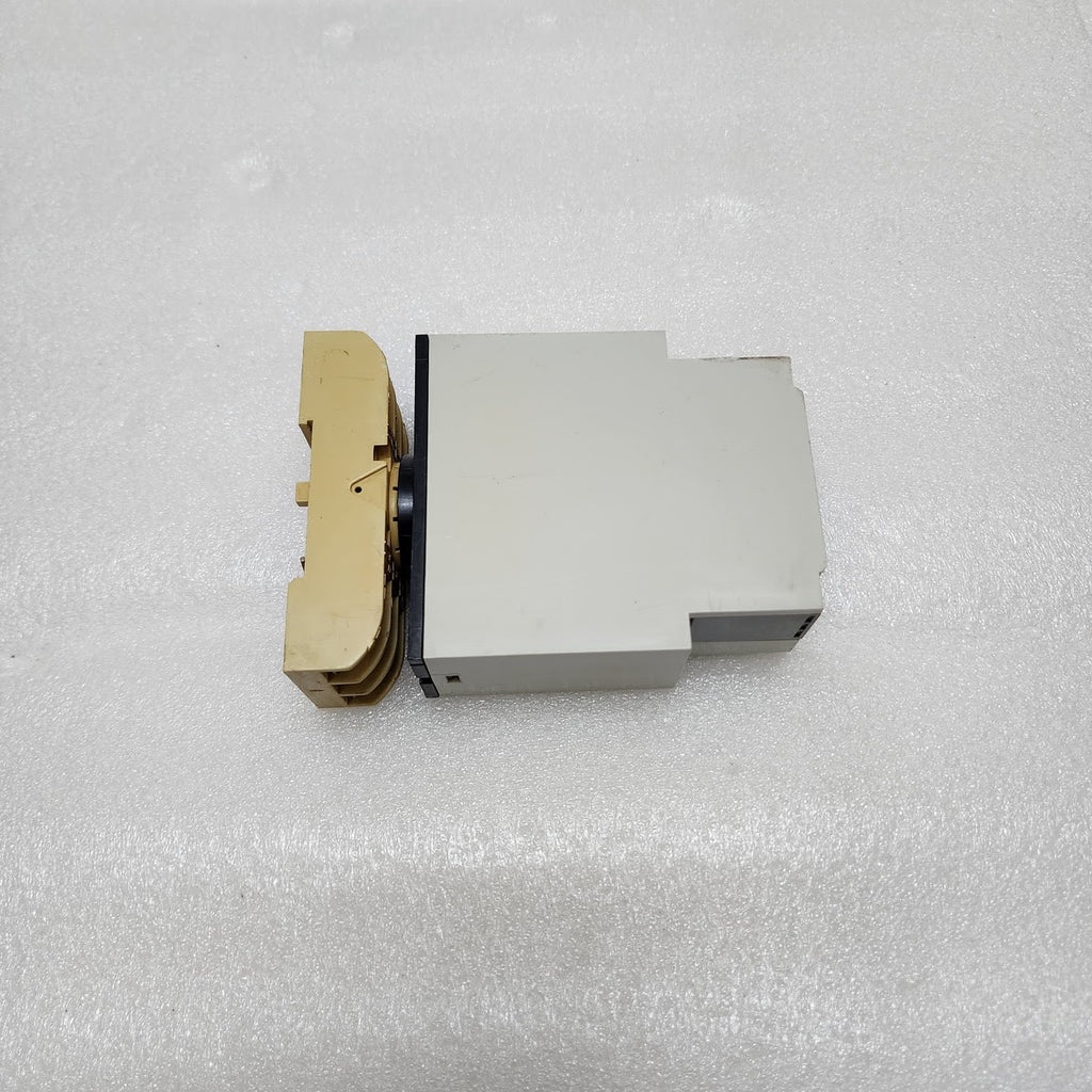 CARLO GAVAZZI PMC01D230 MULTIFUNCTION TIMER 230V