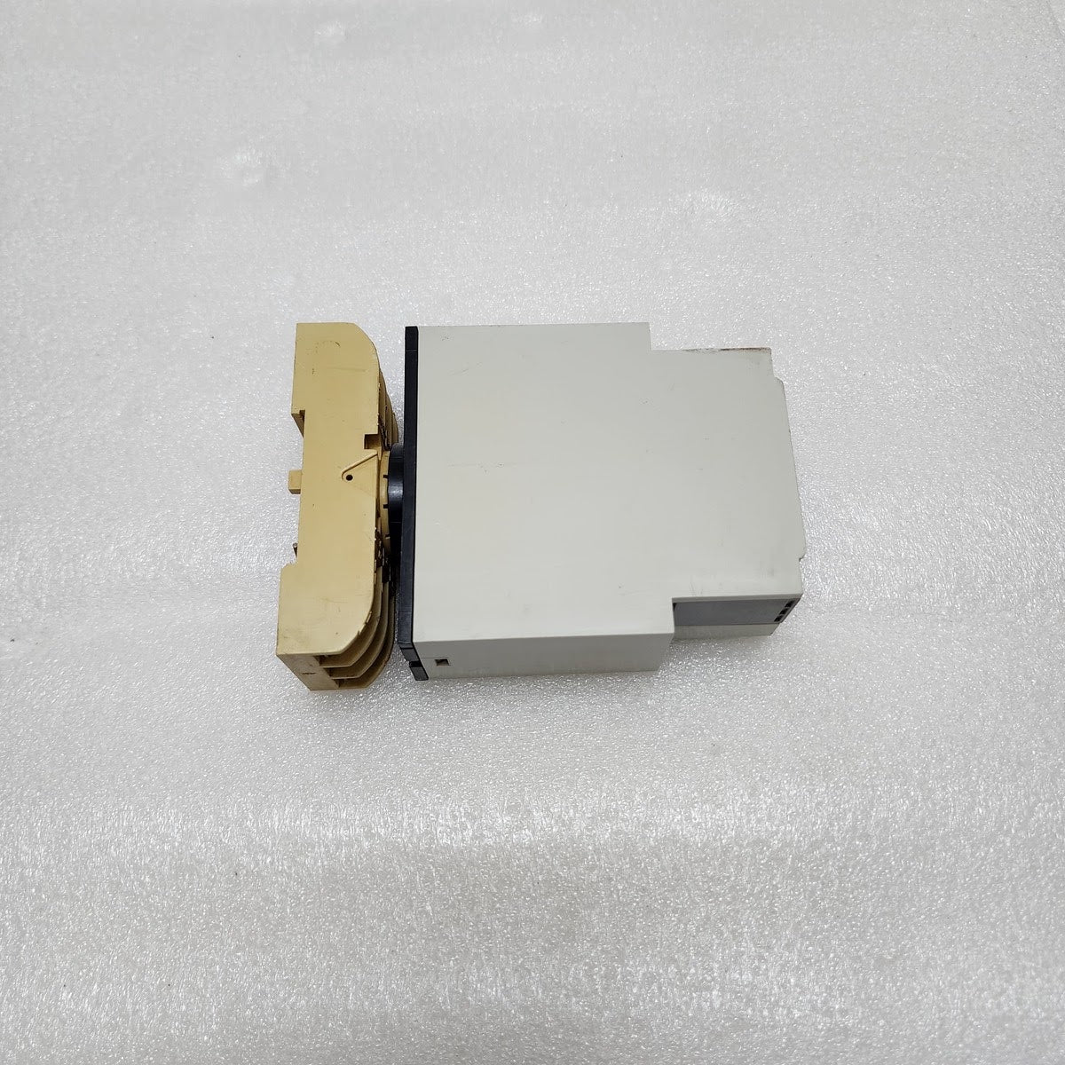 CARLO GAVAZZI PMC01D230 MULTIFUNCTION TIMER 230V