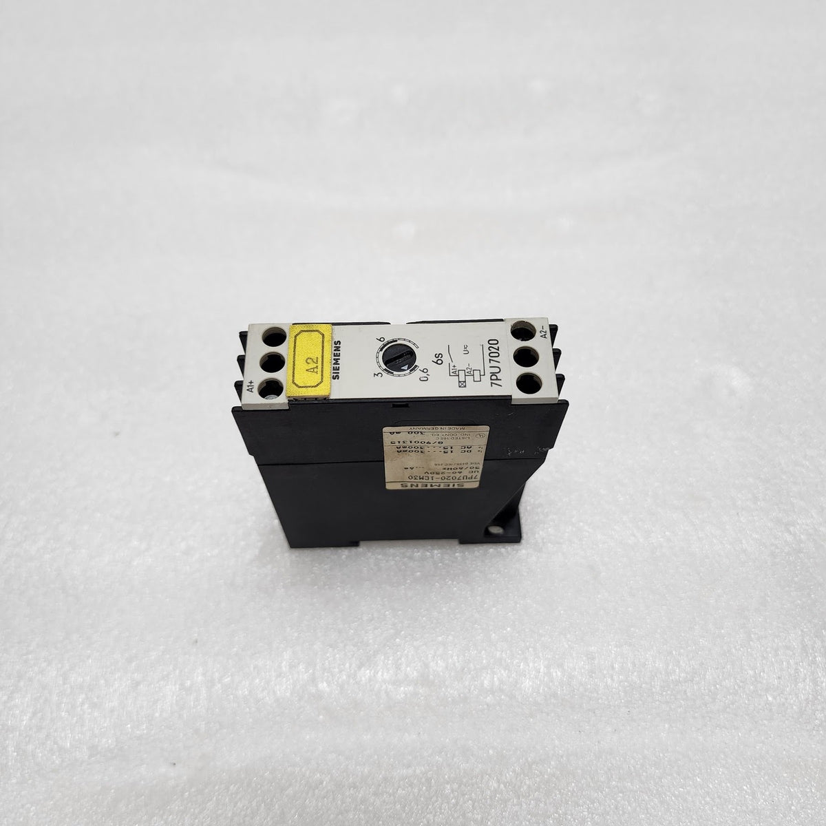 SIEMENS 7PU7020-1CM30 TIME RELAY 60-250V AC