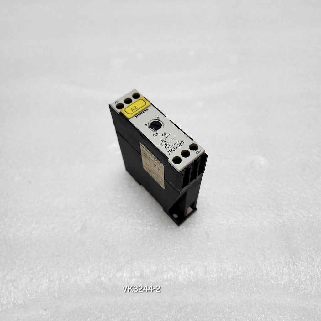 SIEMENS 7PU7020-1CM30 TIME RELAY 60-250V AC