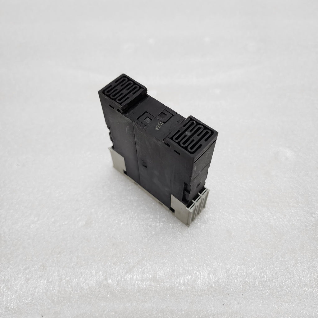 SIEMENS 3RP1574-1NP30 TIMING RELAY