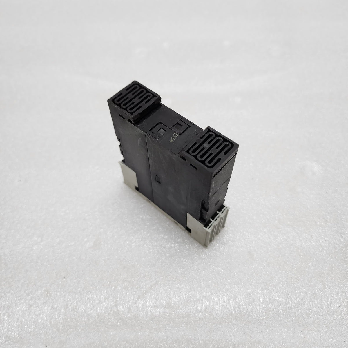 SIEMENS 3RP1574-1NP30 TIMING RELAY