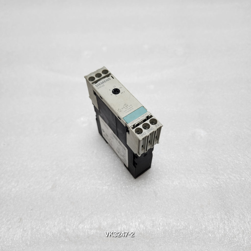 SIEMENS 3RP1574-1NP30 TIMING RELAY