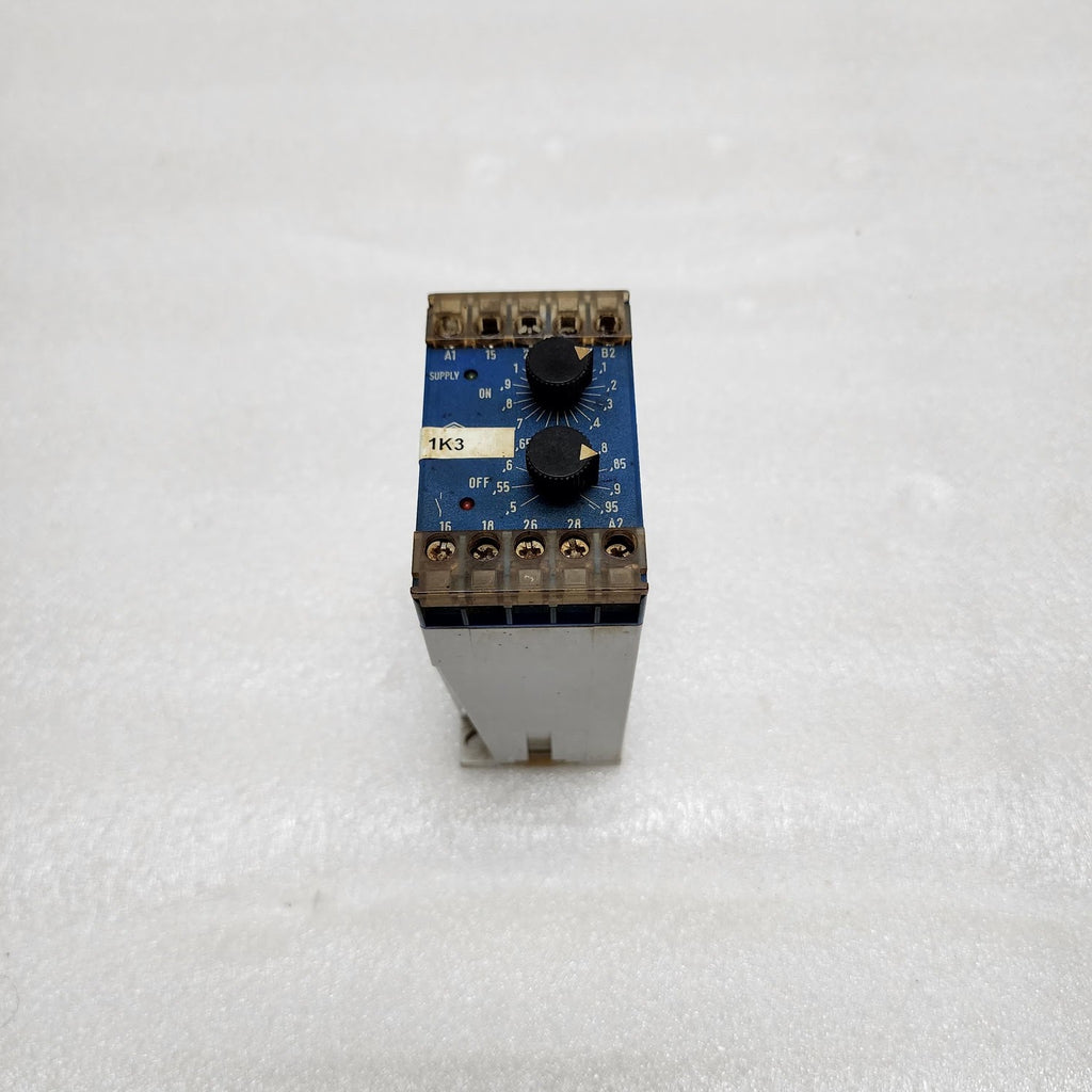 SCHLEICHER SXT12-A CURRENT MEASURING RELAY 18500792 220-240VAC