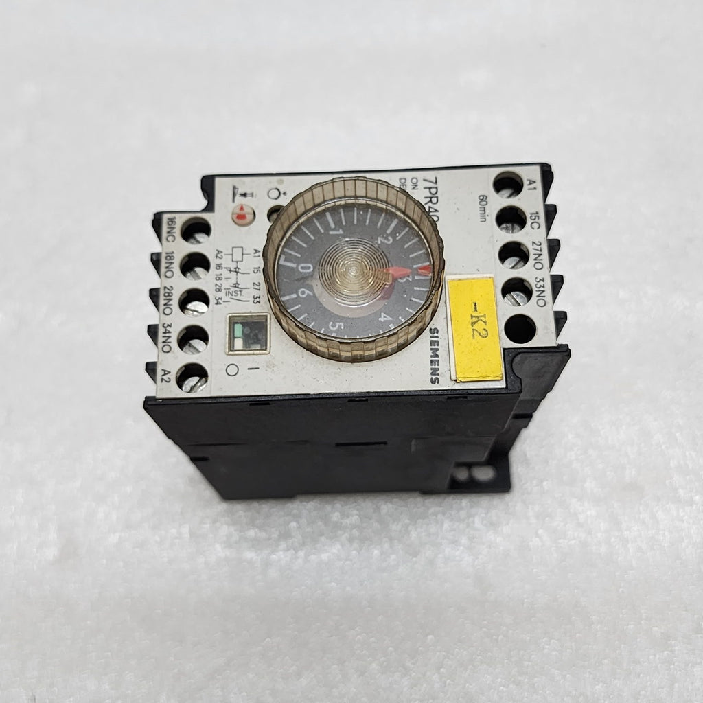 SIEMENS 7PR4040-4PM10 TIME RELAY 220-240V