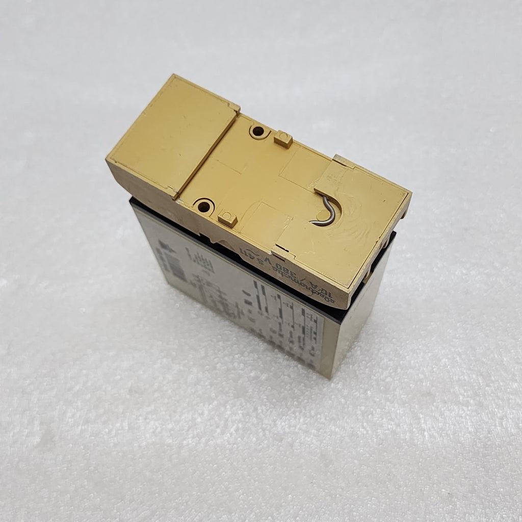 CARLO GAVAZZI S104156924 MULTIFUNCTION TIMER 24VAC-DC/115-230VAC