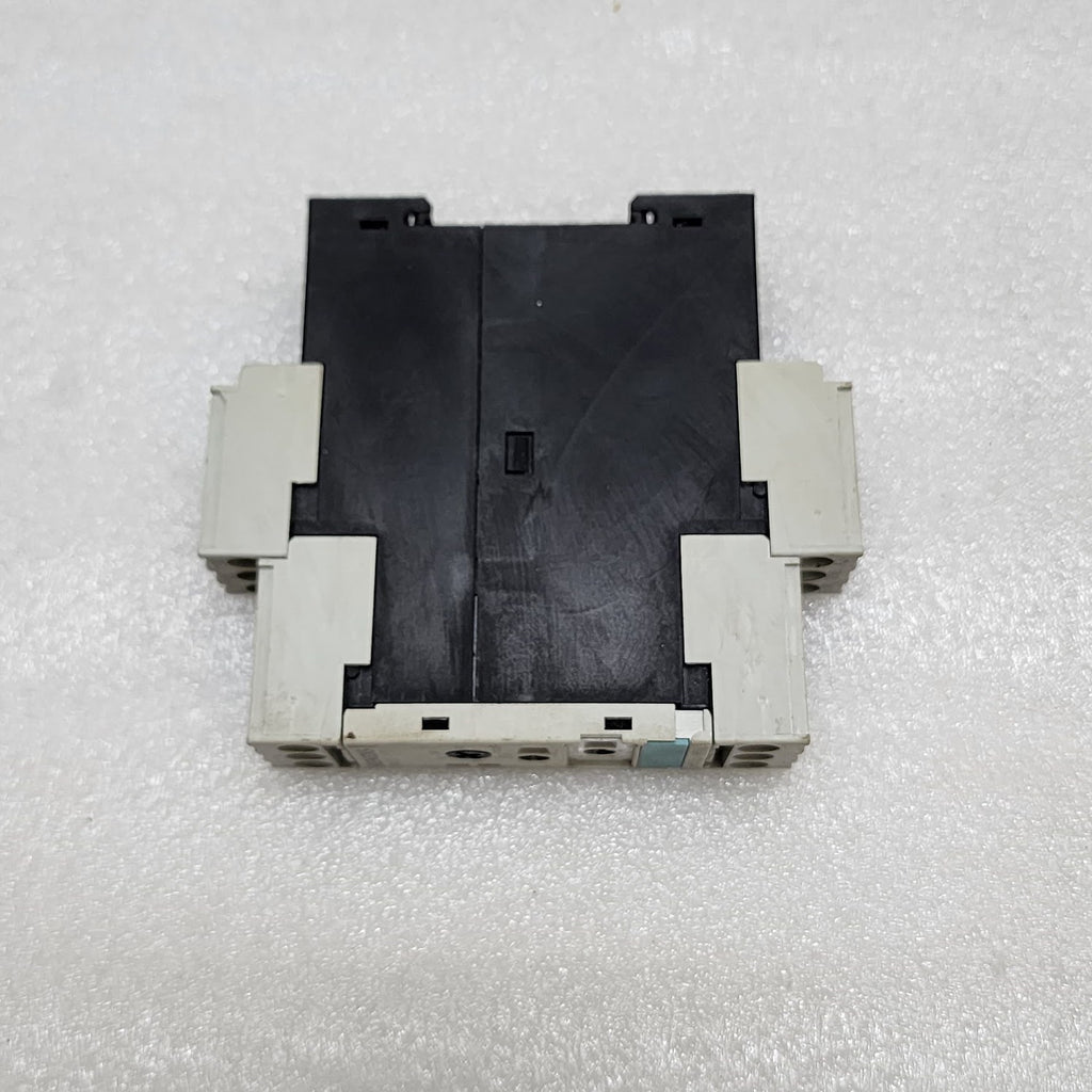 SIEMENS 3RP1505-1AP30 MULTI-FUNCTION TIMER RELAY