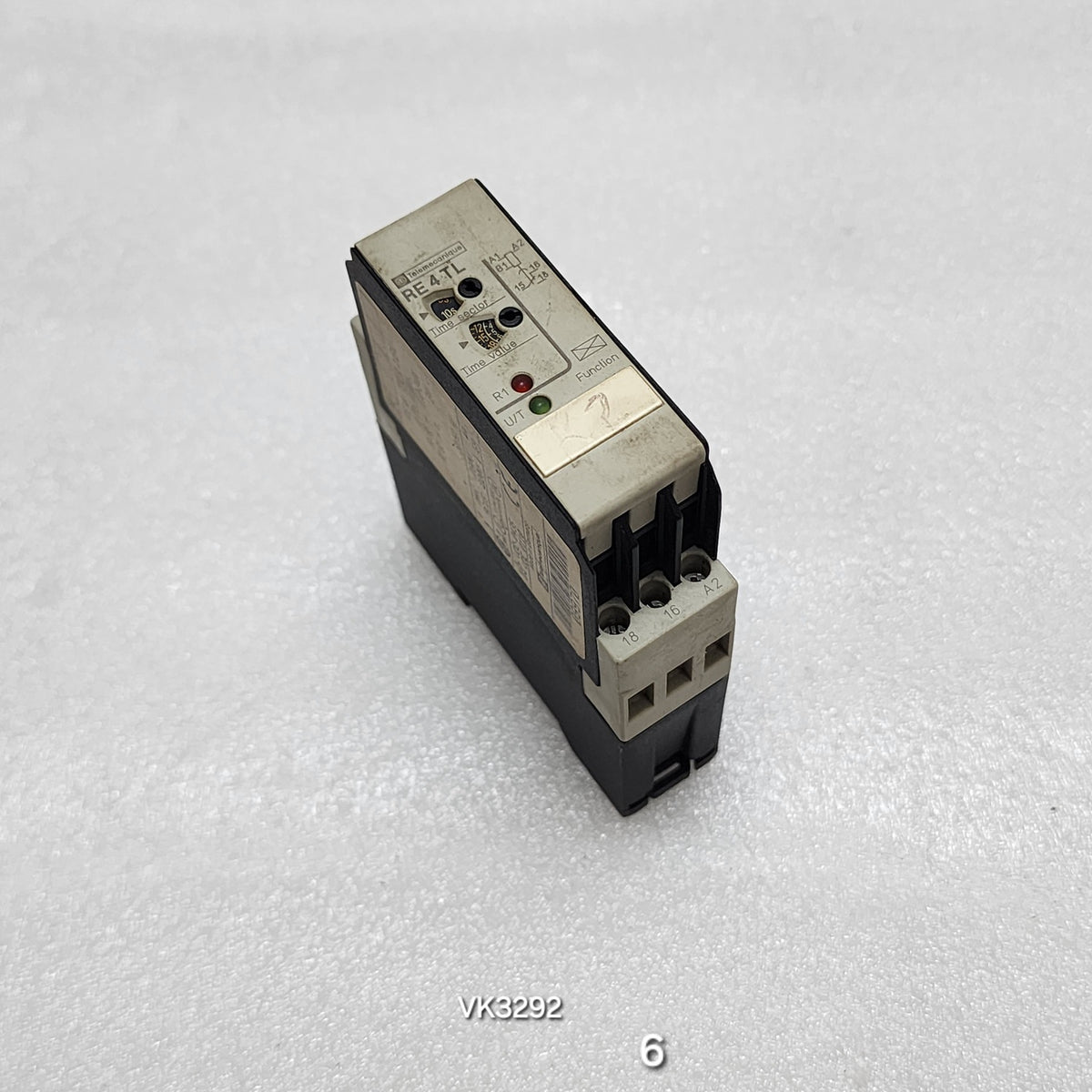 TELEMECANIQUE RE4 TL11BU TIMER RELAY 09970 110-240VAC/24V AC-DC