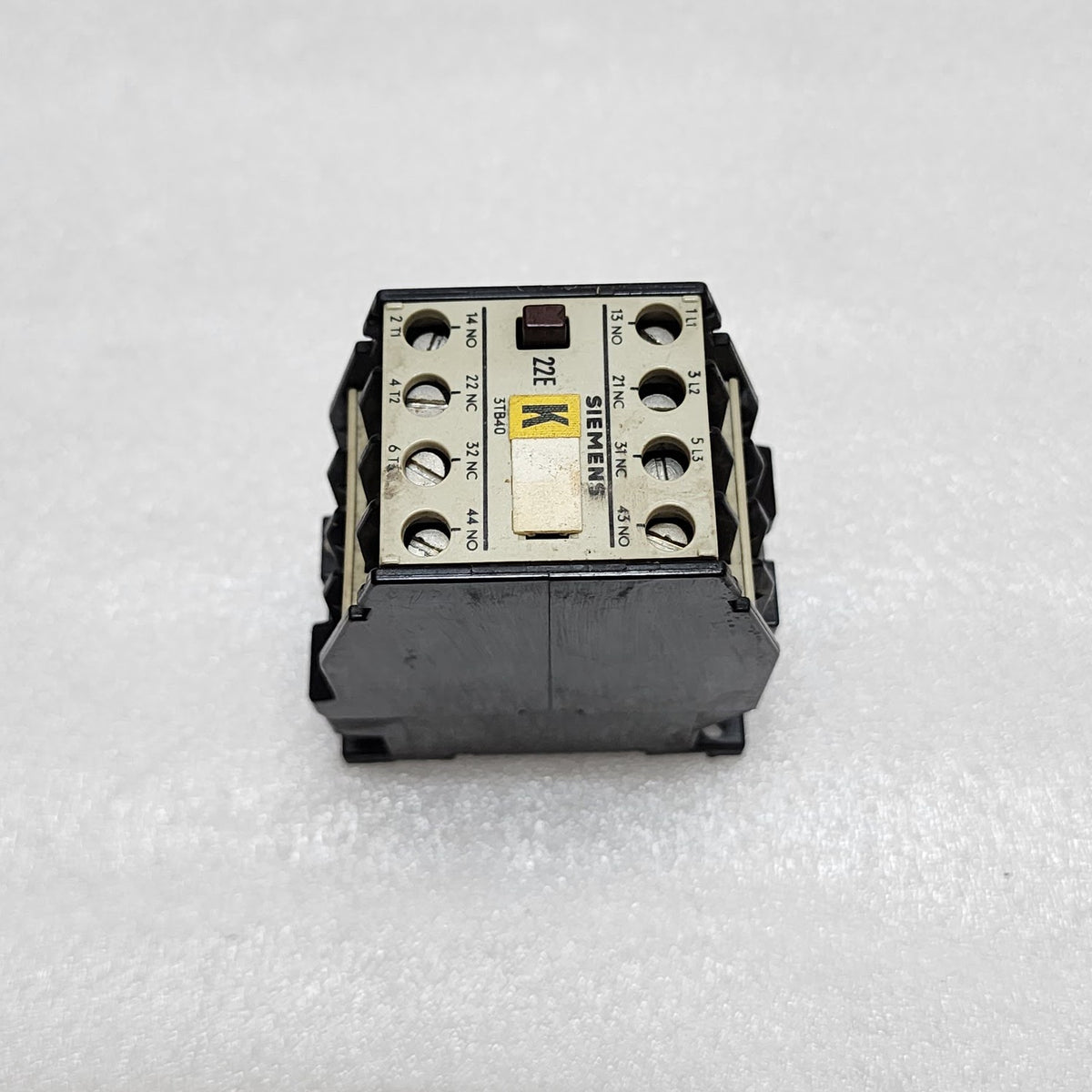 SIEMENS 3TB40 17-0A CONTACTOR