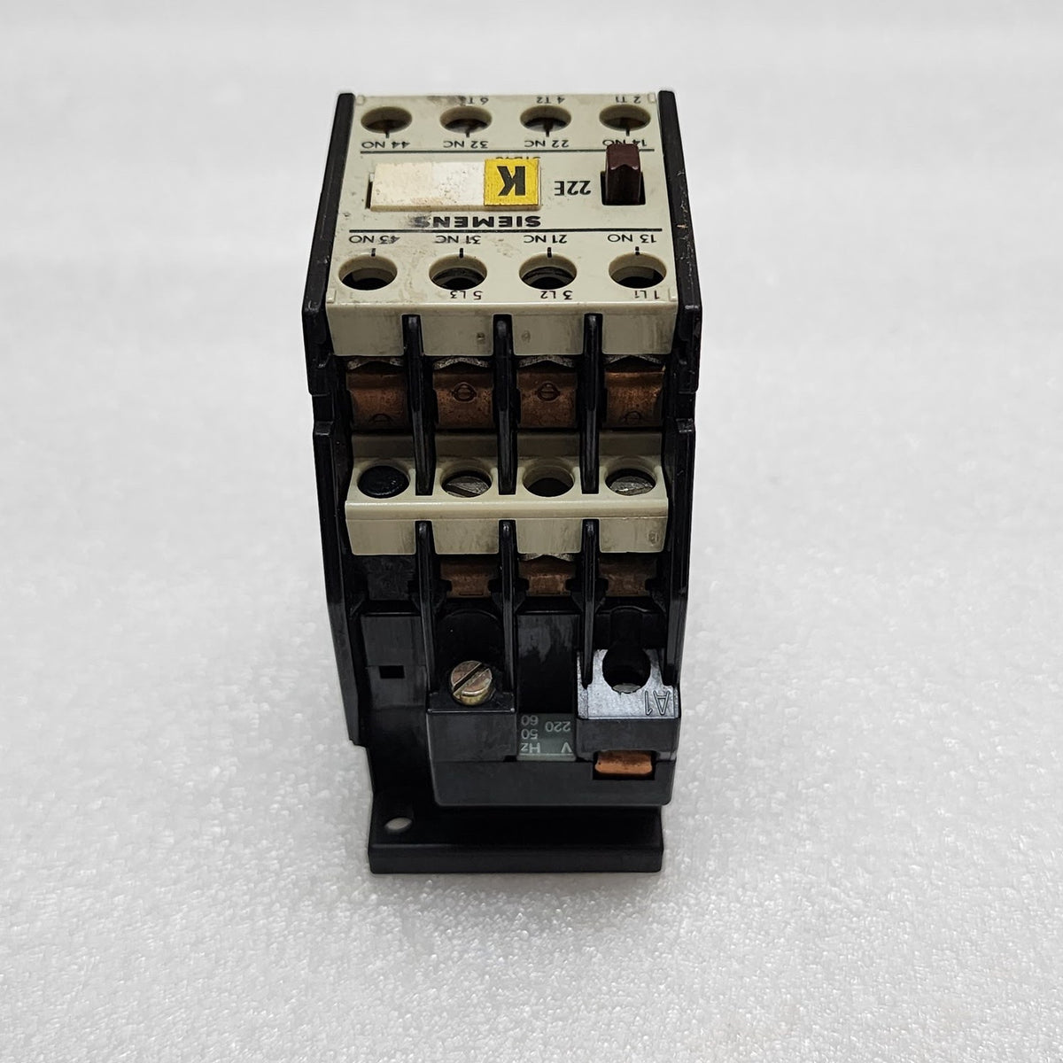SIEMENS 3TB40 17-0A CONTACTOR