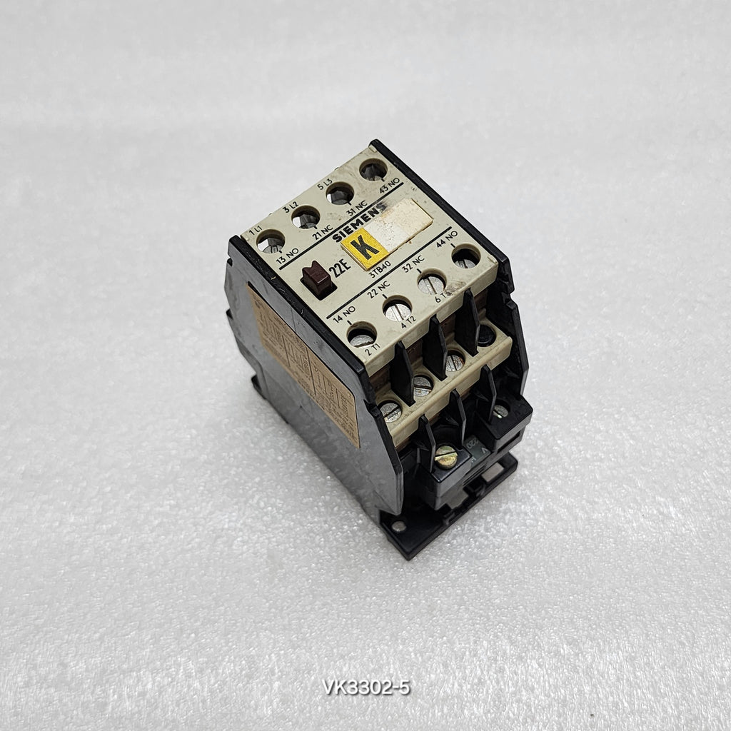 SIEMENS 3TB40 17-0A CONTACTOR