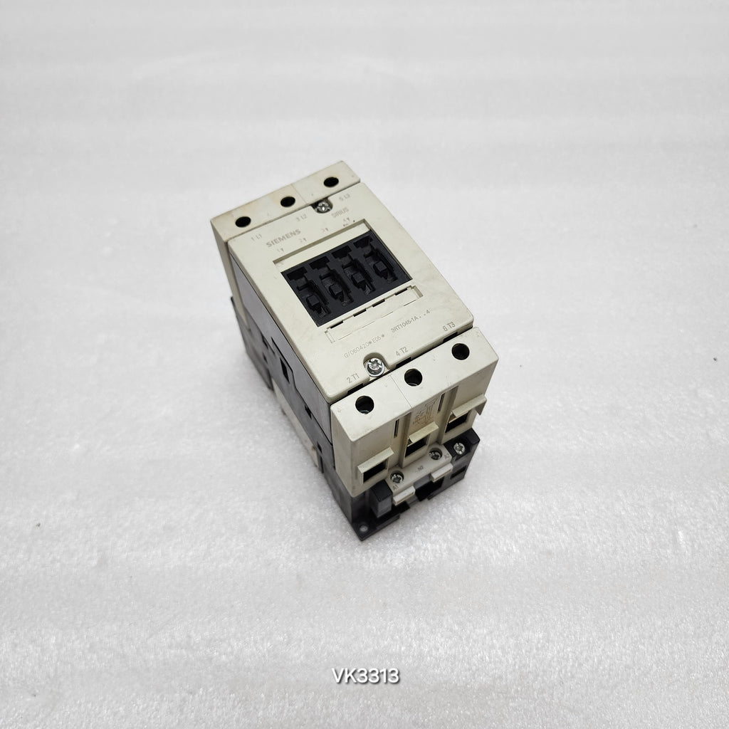 SIEMENS 3RT1045-1A 3-POLE CONTACTOR COIL VOLTAGE 220V