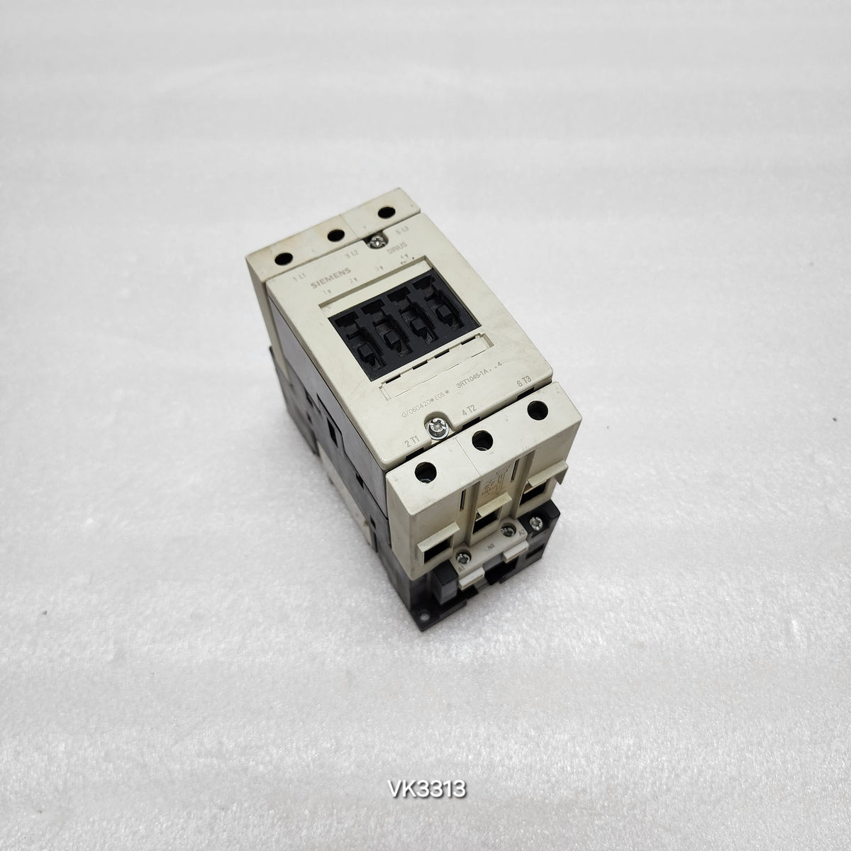 SIEMENS 3RT1045-1A 3-POLE CONTACTOR COIL VOLTAGE 220V